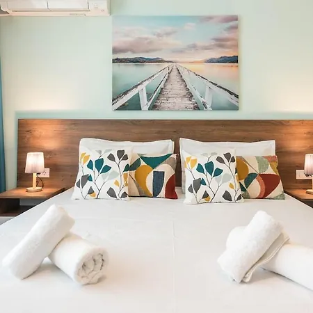Peaceful Pastel Retreat In Апартаменти