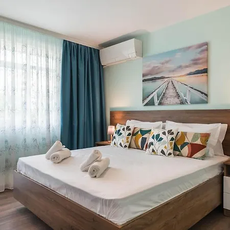 Peaceful Pastel Retreat In Апартаменти Варна