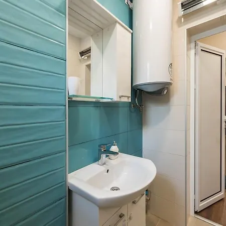 Peaceful Pastel Retreat In Апартаменти Варна